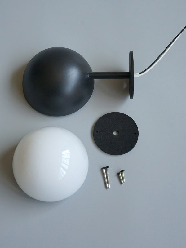 koti ガラスボール エントランスライト ブラック | AXCIS ONLINE