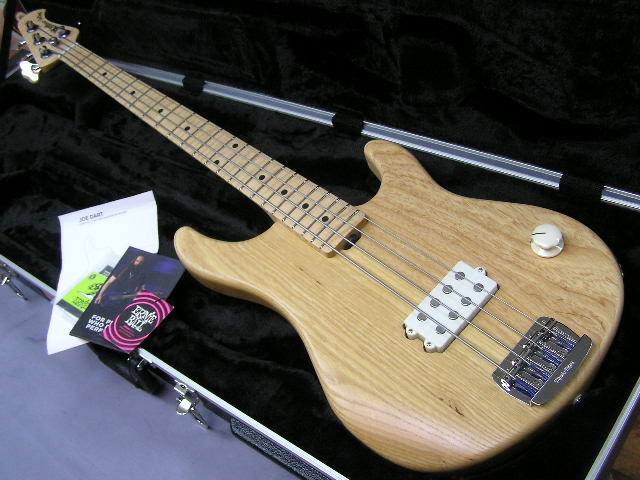 MUSIC MAN Artist Series Joe Dart Sterling – 神戸ギターショップ B-West