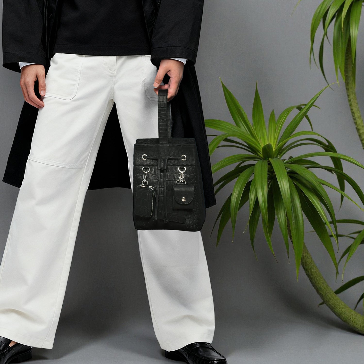 巾着｜BajoLugo（バジョルゴ）｜レザースニーカー、バッグ、財布