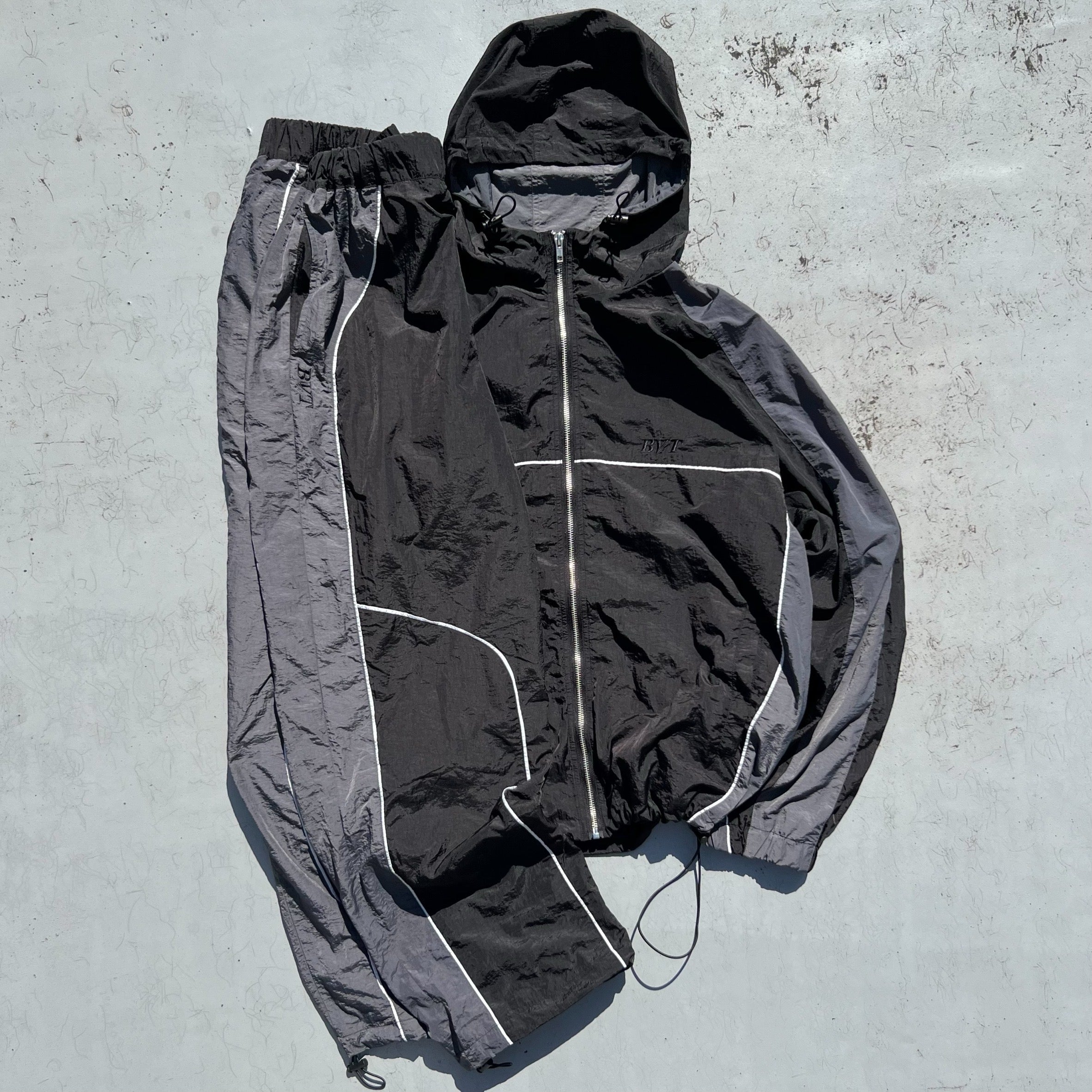Switched BVT nylon jacket – BELVET