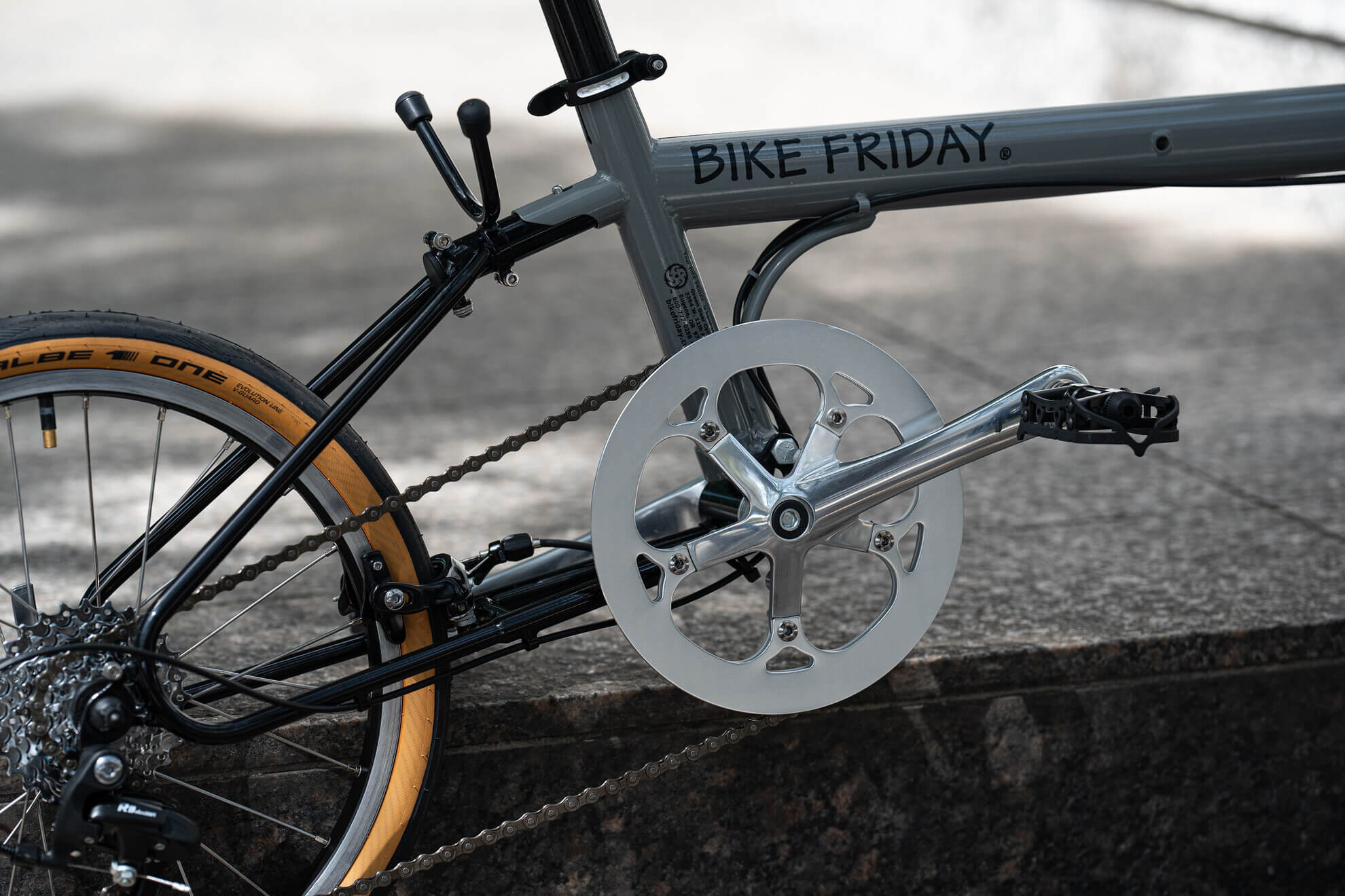 BIKE FRIDAY TOKYO / Blue Lug