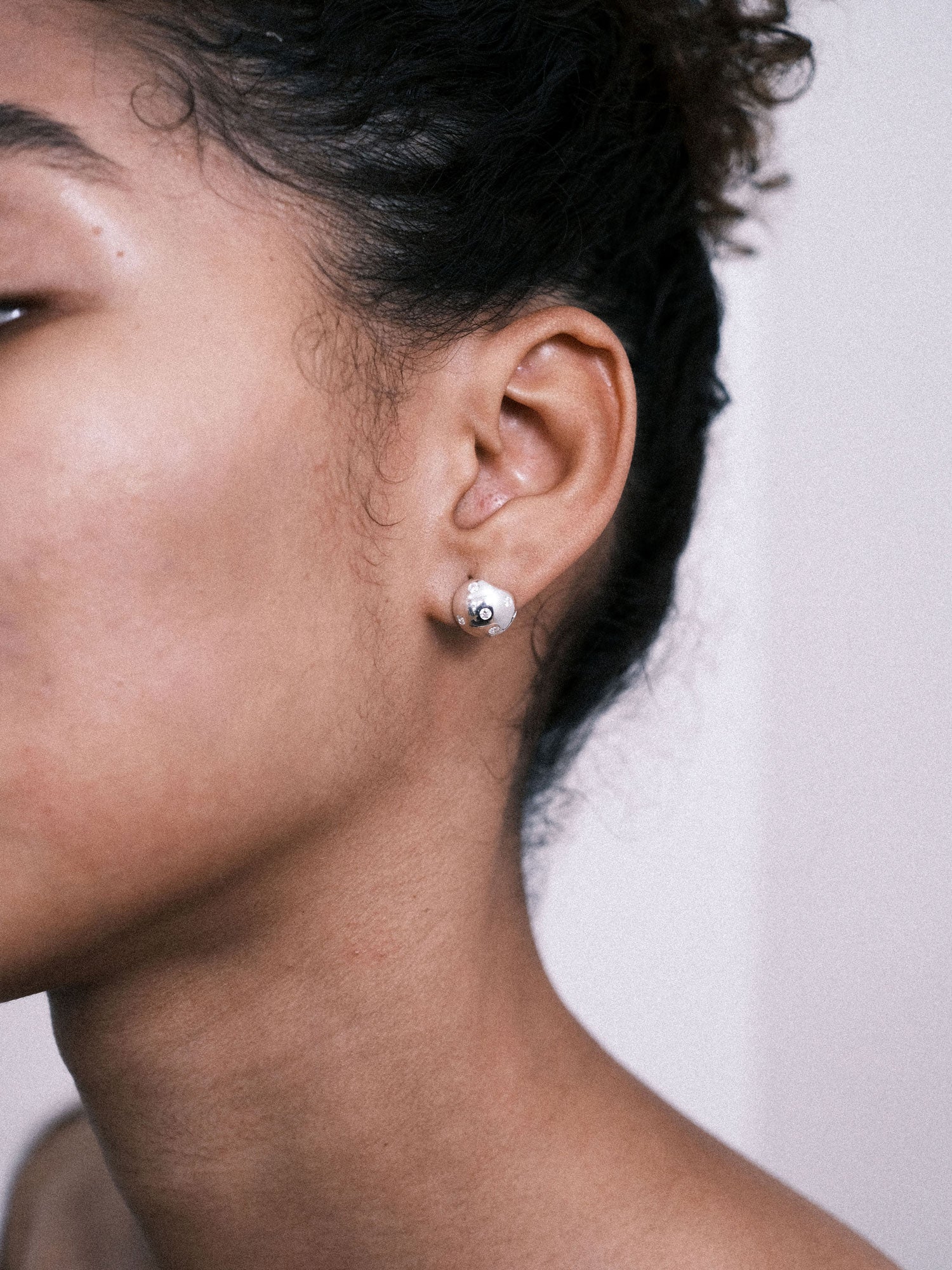 GLITTERY CHIPPED APPLE – BONEE