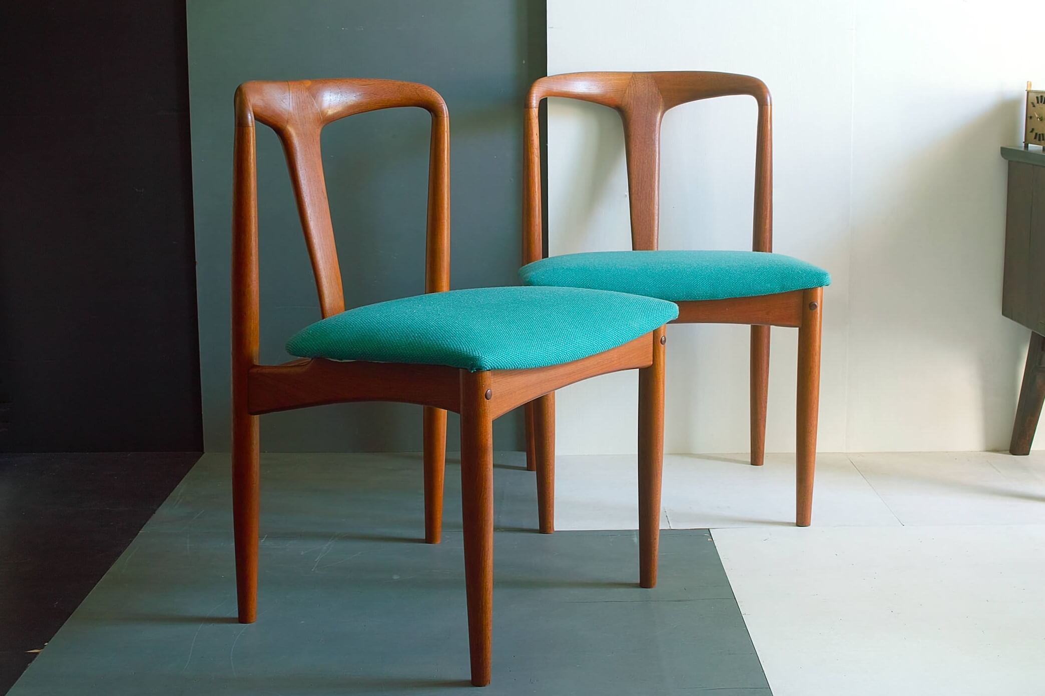 No.8166「ヨハネス アンダーセン〈ジュリアンチェア〉：チーク