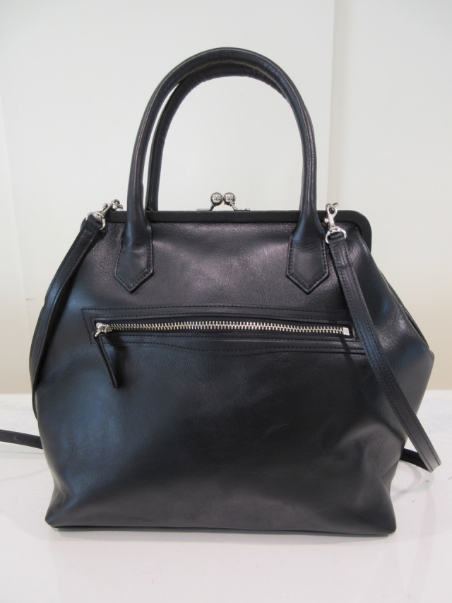 Y's YOHJI YAMAMOTO (ワイズ ヨウジヤマモト) 半艶レザー立体口金縦長