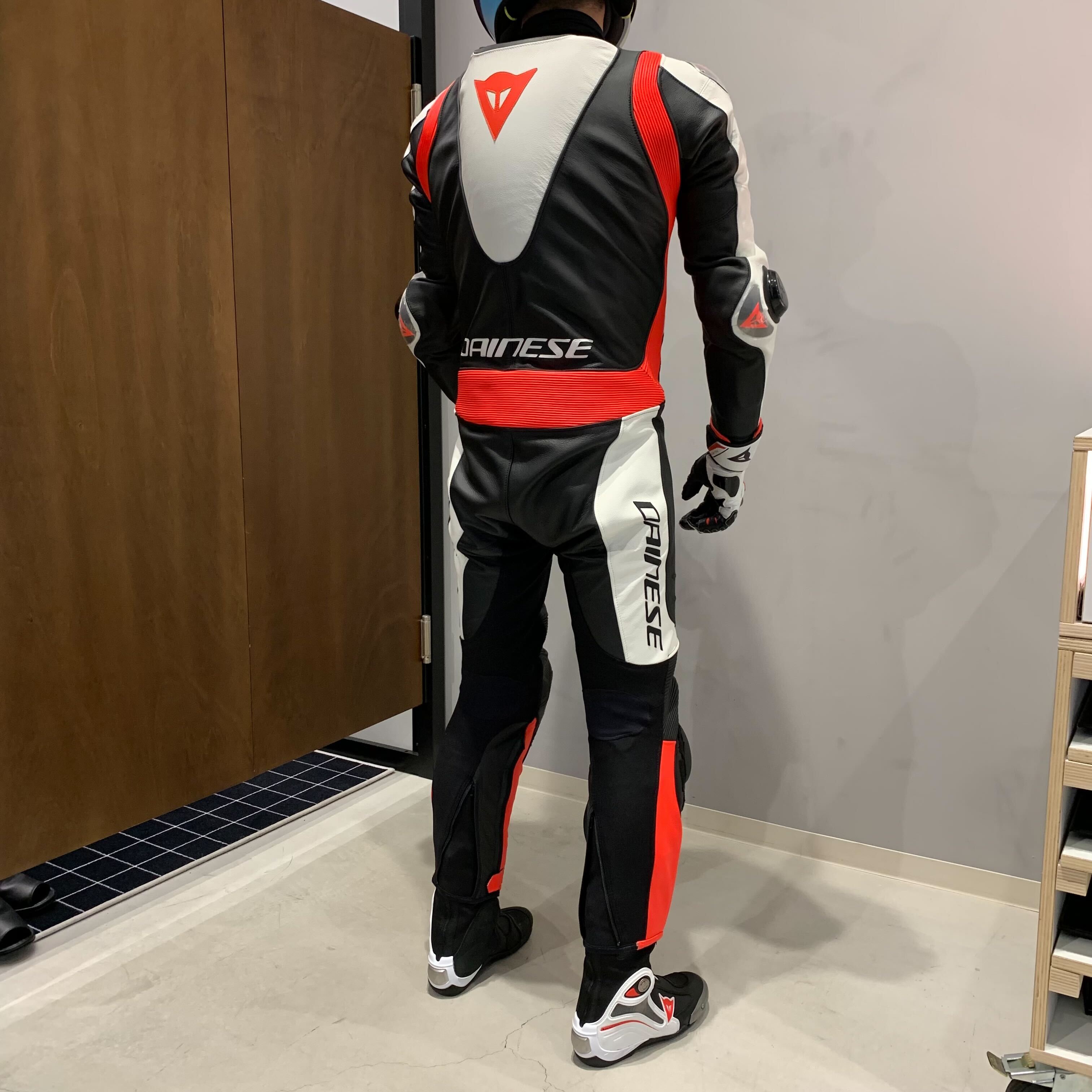 ダイネーゼの真骨頂と呼ばれるレザースーツ