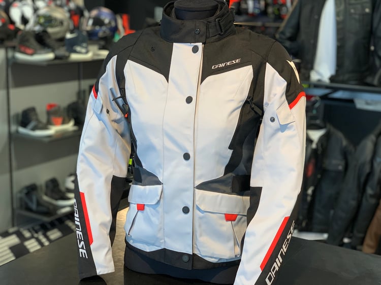 ダイネーゼ福岡 Dainese Fukuoka | オフィシャルWEBサイト