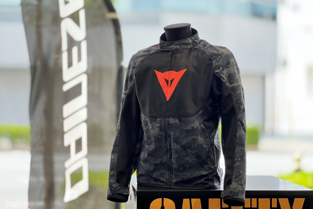 大人気テキスタイルジャケットがメッシュジャケットになって登場