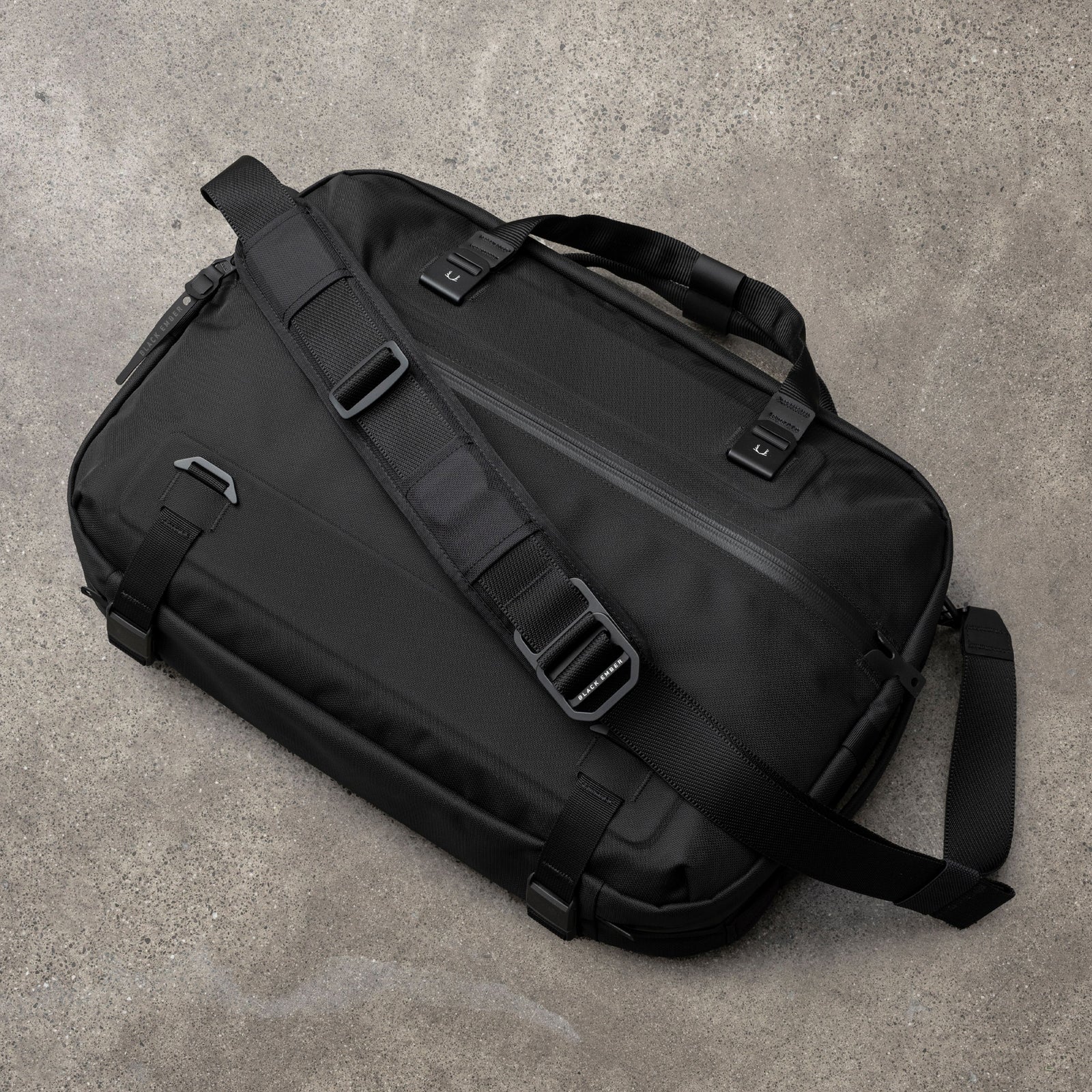 No,7224004 FORGE SB – BLACK EMBER