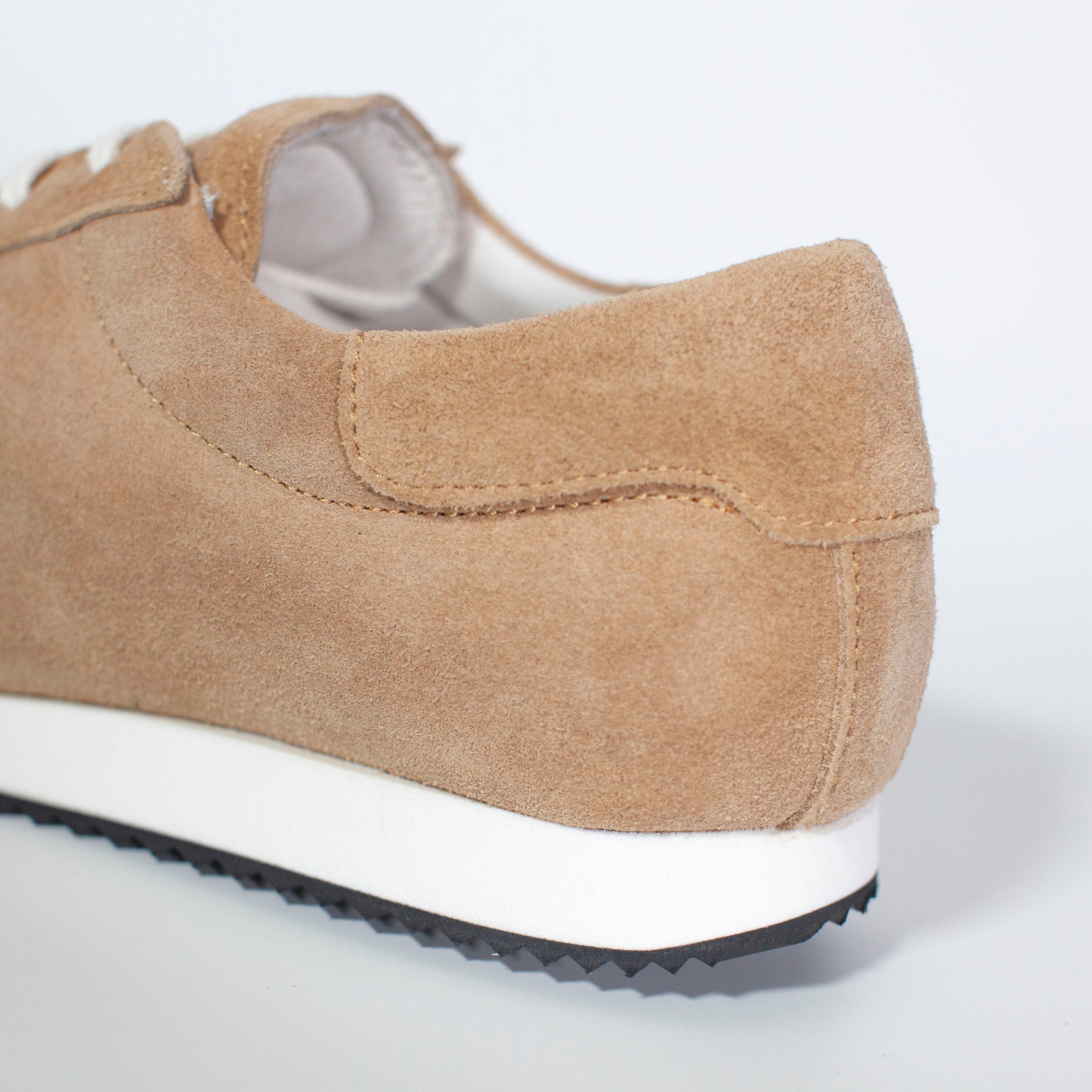 マイキー-キャメル-幅広で歩くための日本製スニーカー-blueover