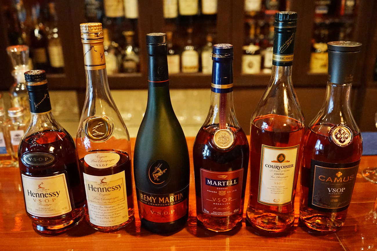 大手コニャックVSOP飲み比べ検証【前編】：ボトル～色味 - Brandy