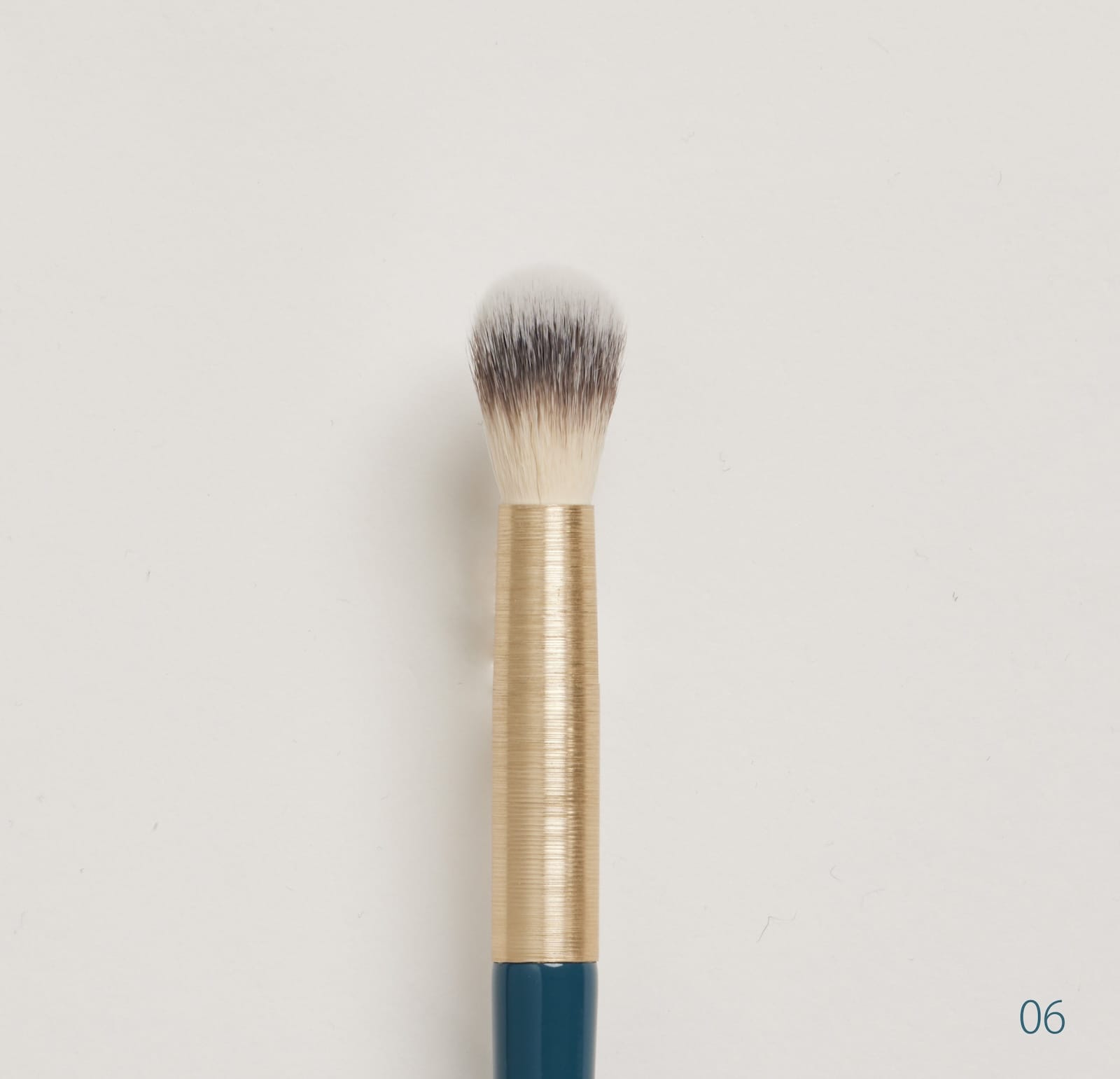 AMBITION MAKE UP BRUSH – BYTF