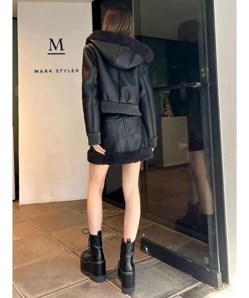 GYDA（ジェイダ）の「フーディーフェイクレザーボアコート【SETUP着用