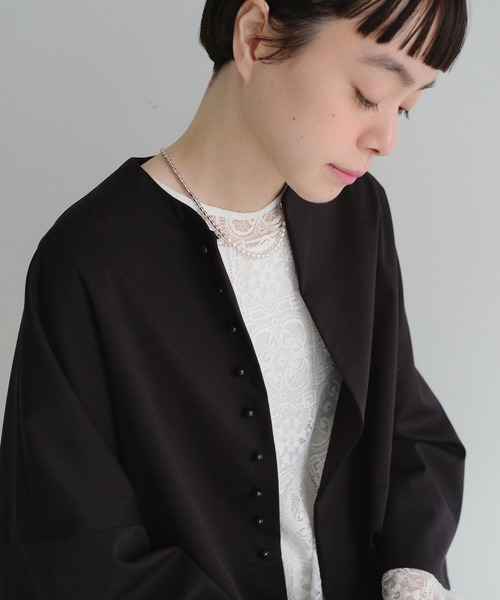 PUAL CE CIN（ピュアルセシン）の「【Du noir】飾りボタンノーカラー