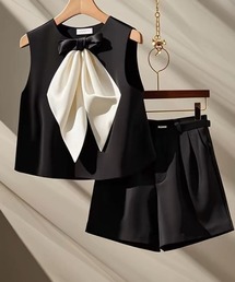 レディースのタンクトップ（ブラック/黒色系・リボン）ファッション