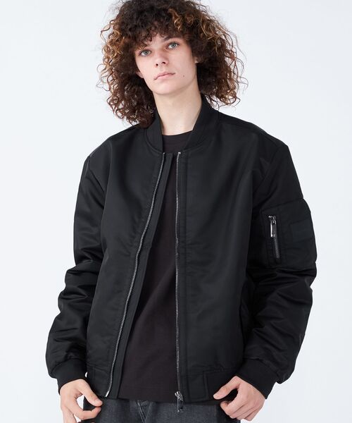 Calvin Klein（カルバン・クライン）の「ライトウェイト ボンバー