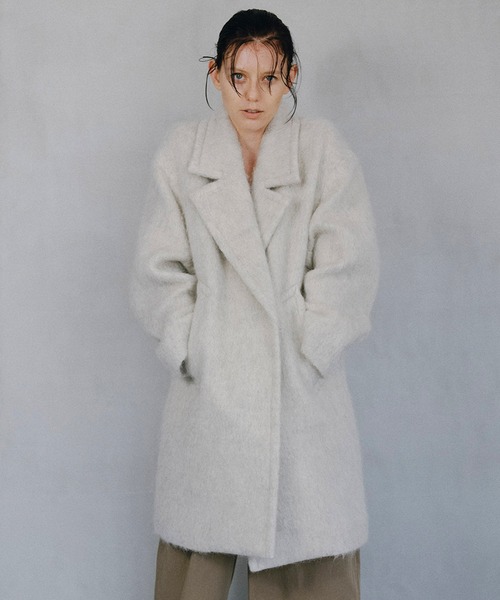 ADAM ET ROPE'（アダムエロペ）の「ウェーブシャギーミドルコート