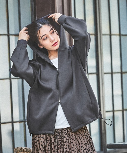 niko and（ニコアンド）の「ライトダンボールZIPパーカー（パーカー