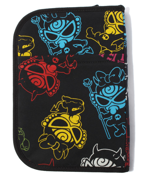 HYSTERIC MINI（ヒステリックミニ）の「DEVILKIN 総柄 マルチケース(L