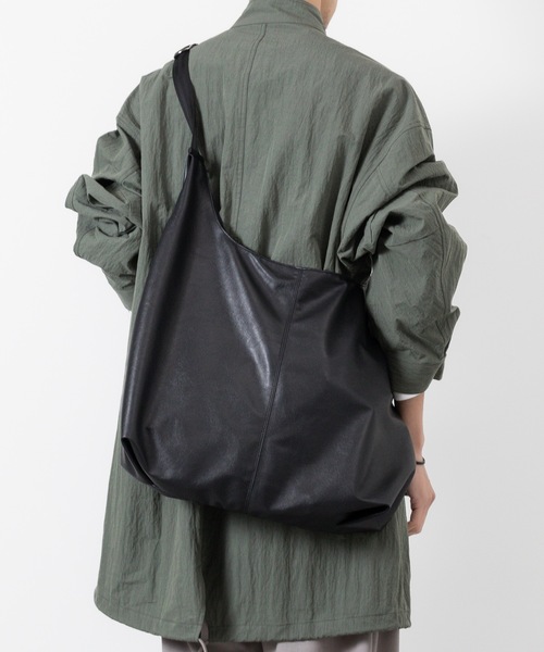 ATTACHMENT（アタッチメント）の「シンセティックレザー ショルダー