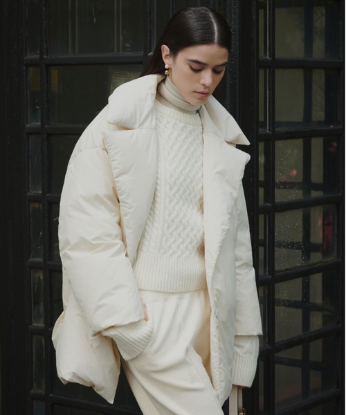 Mila Owen（ミラオーウェン）の「フレンチダウンハーフ丈パデッド