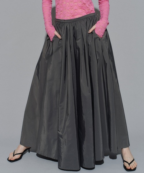 yae（ヤエ）の「Voluminous taffeta skirt/ボリュームタフタスカート