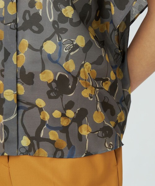 TOMORROWLAND （トゥモローランド）の「フラワープリント フレアタック