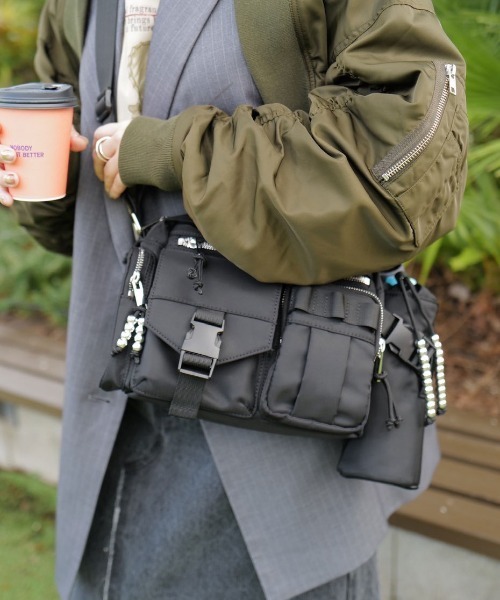 Ameri（アメリ）の「USEFUL MILITALY SQUARE BAG（ショルダーバッグ