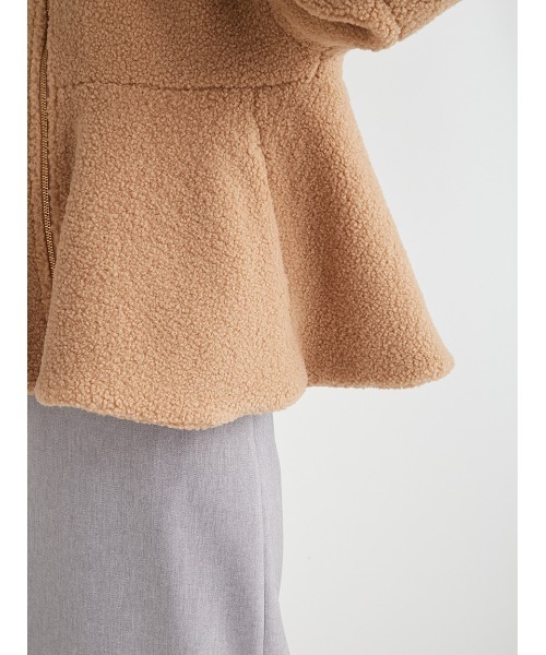 CELFORD（セルフォード）の「ボアペプラムジャケット（ノーカラー