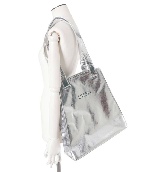 UN3D.（アンスリード）の「METALLIC ORIGAMI TOTE / メタリック