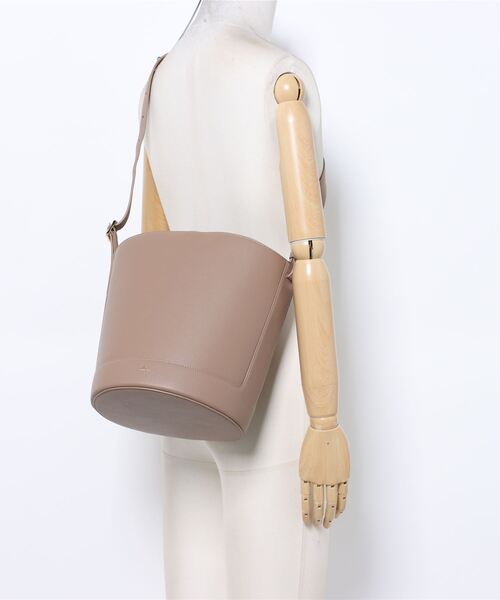 A.P.C.（アーペーセー）の「SAC ANA（ショルダーバッグ）」 - WEAR