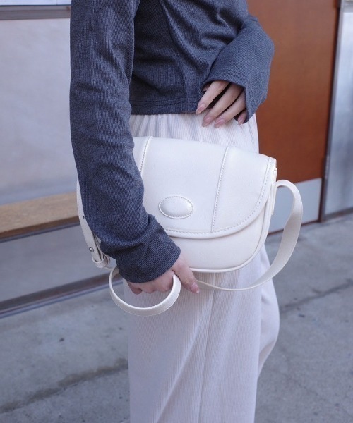 ハーフムーンショルダーバッグ / ミニバッグ シンプル カジュアル 韓国