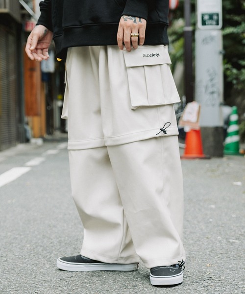 Subciety（サブサエティ）の「FAKE LEATHER MUTANT CARGO PANTS