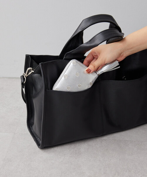 ear PAPILLONNER（イアパピヨネ）の「《本革/A4サイズ対応/2way/付属で