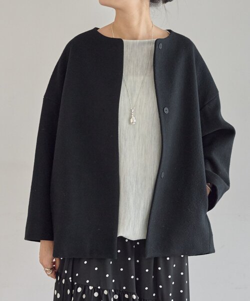 後ろぷっくりウールショートコート（ノーカラーコート）｜BEARDSLEY