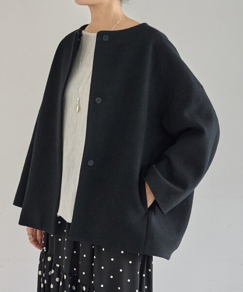 後ろぷっくりウールショートコート（ノーカラーコート）｜BEARDSLEY