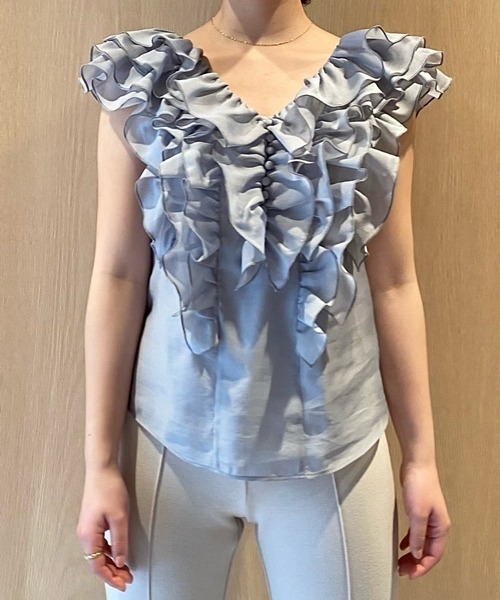 SNIDEL（スナイデル）の「バックデザインフリルブラウス（シャツ