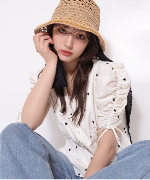 Rirandture（リランドチュール）の「ハート刺繍ペプラムブラウス