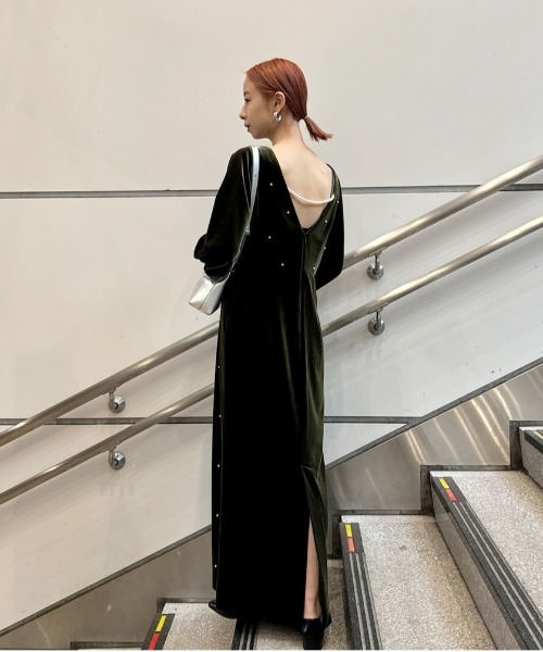 BACK OPEN PEARL VELOUR DRESS（ドレス）｜Ameri（アメリ）の