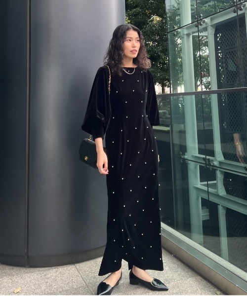 Ameri（アメリ）の「BACK OPEN PEARL VELOUR DRESS（ドレス）」 - WEAR