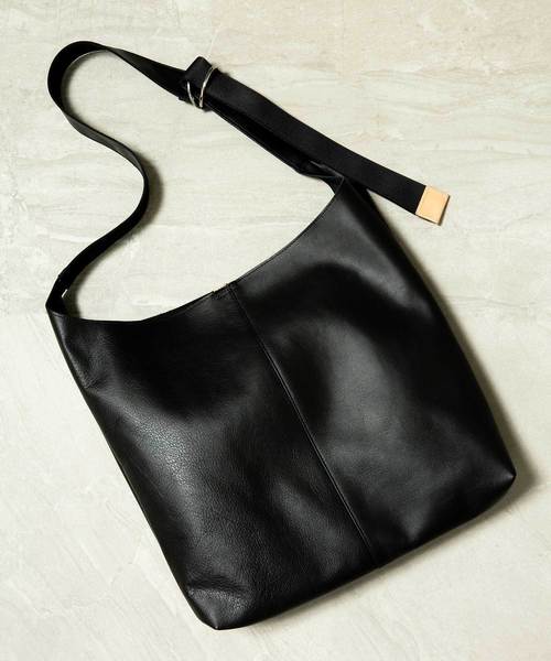 UNITED TOKYO（ユナイテッドトウキョウ）の「レザーワンショルダー