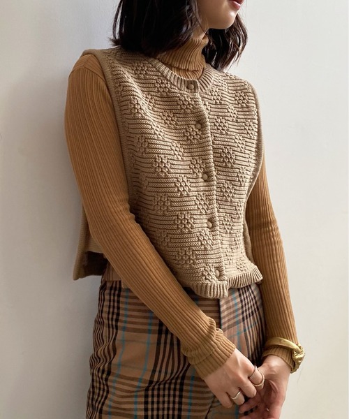 Ameri（アメリ）の「CARDIGAN LIKE VEST SET TOP（ニット/セーター