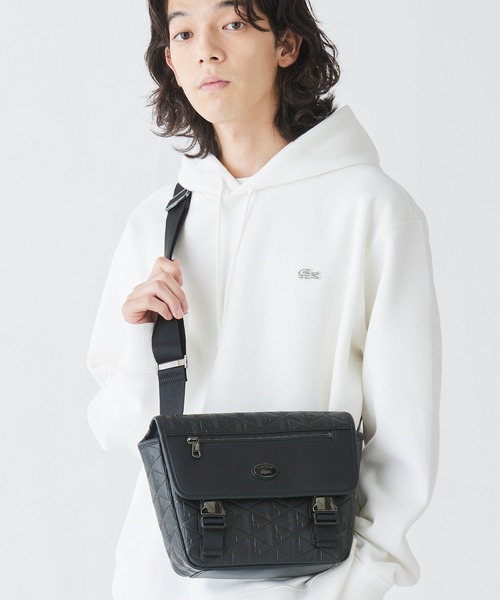 LACOSTE（ラコステ）の「モノグラム スモールメッセンジャーバッグ