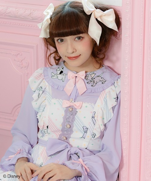 axes femme（アクシーズファム）の「101匹わんちゃん／ブラウス