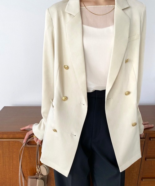 callautia（カラウティア）の「金ボタンダブルブレストテーラード