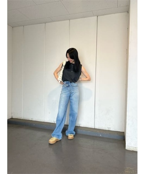 MOUSSY（マウジー）の「CROSS WAIST WIDE STRAIGHT（デニムパンツ