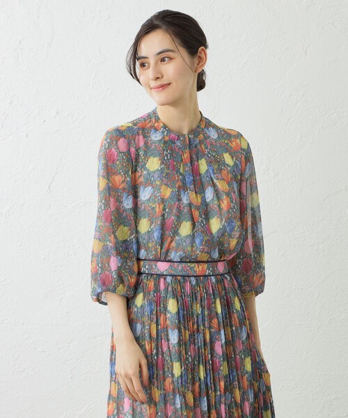 amaca（アマカ）の「【LIBERTY】AMALIA TULIPスタンドカラーブラウス