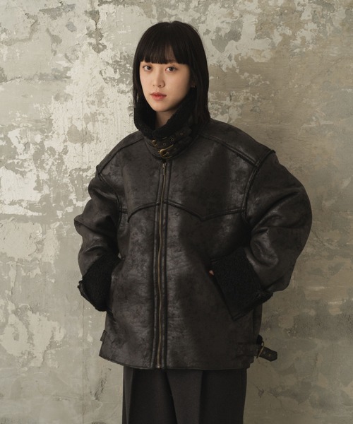 Camphor wood（カンファーウッド）の「cut off faux mouton jacket