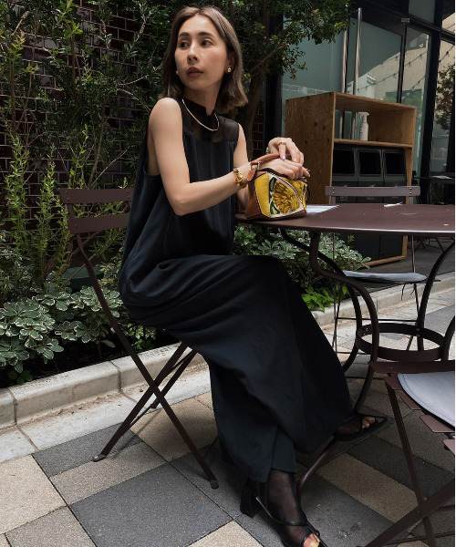 Ameri（アメリ）の「SHEER NECKBAND ALL IN ONE（つなぎ