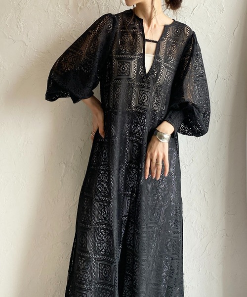 セール】クロシェ編み風ブロックレースボリュームスリーブ深Vネック