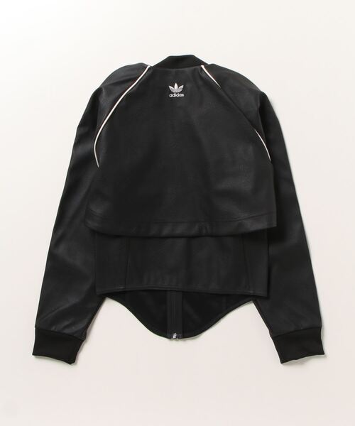 adidas（アディダス）の「フェイクレザー SST バーサタイル トラック